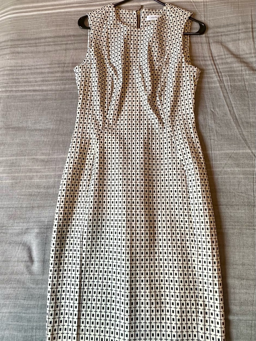 Calvin Klein Black and White Geometric Sleeveless Sheath Dress